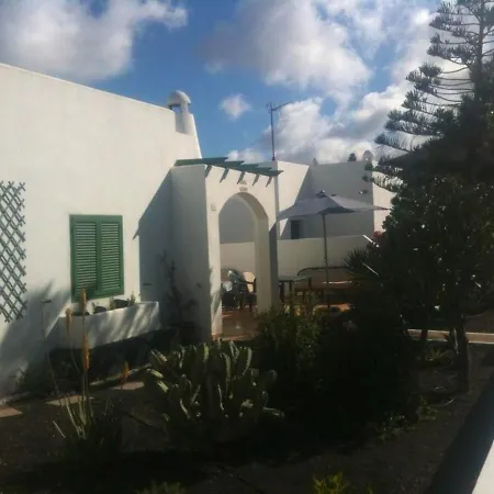 Appartement 2 Bedrooms With Sea View Shared Pool And Enclosed Garden At Montana Roja Playa Blanca (Lanzarote)